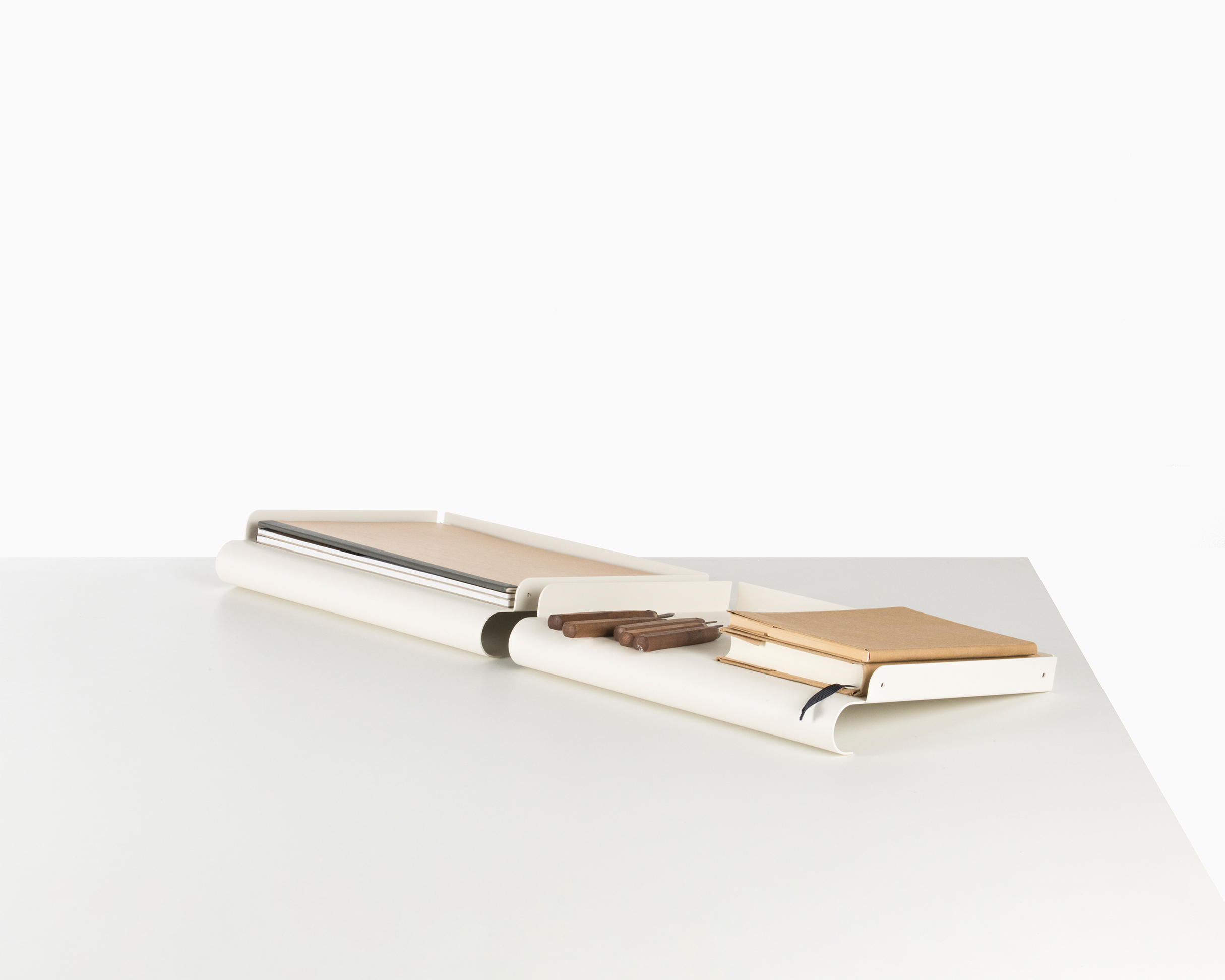 Stolní organizér Saturn 03