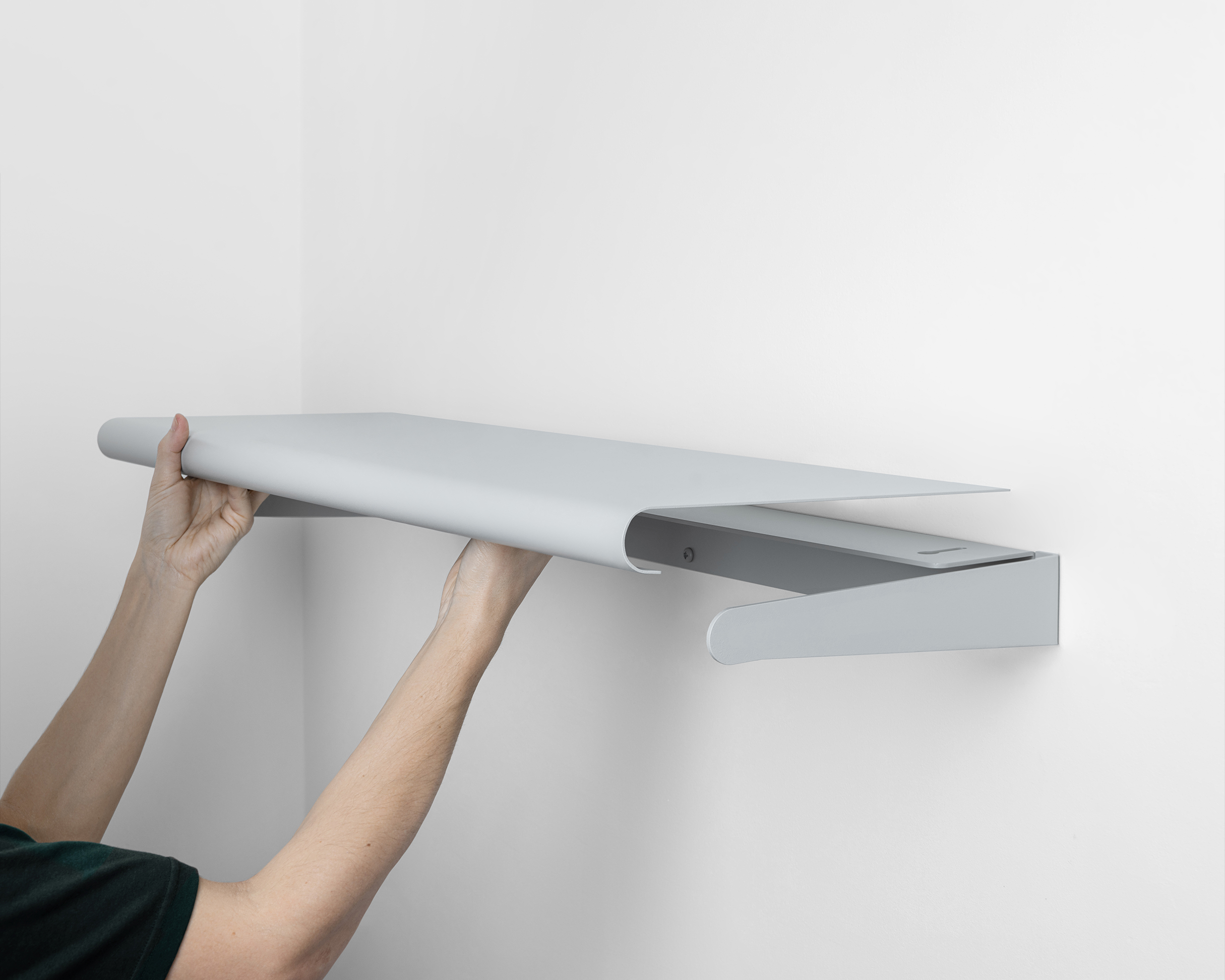 Nástěnná police Eris