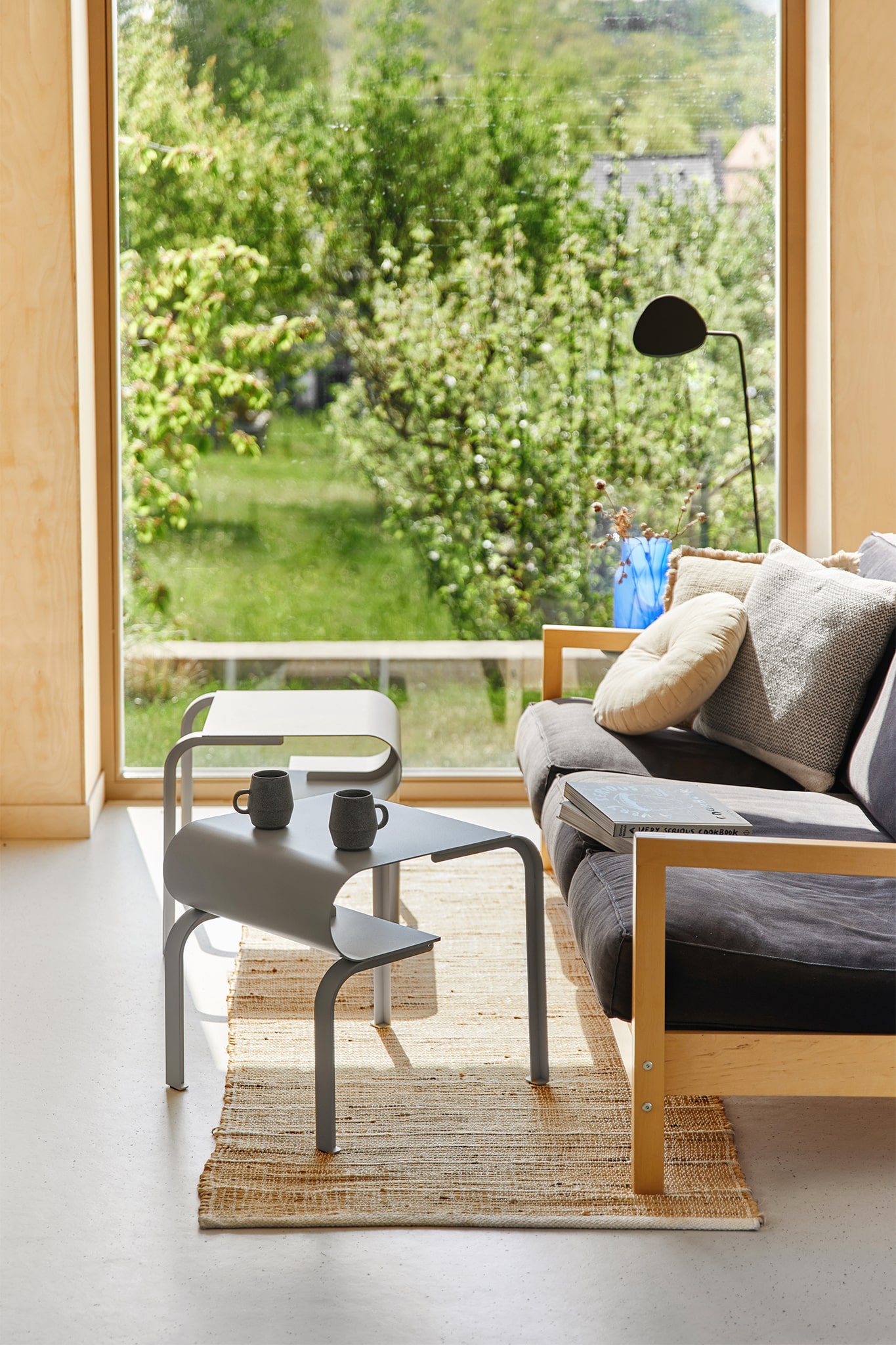 Jupiter Odkládací stolek