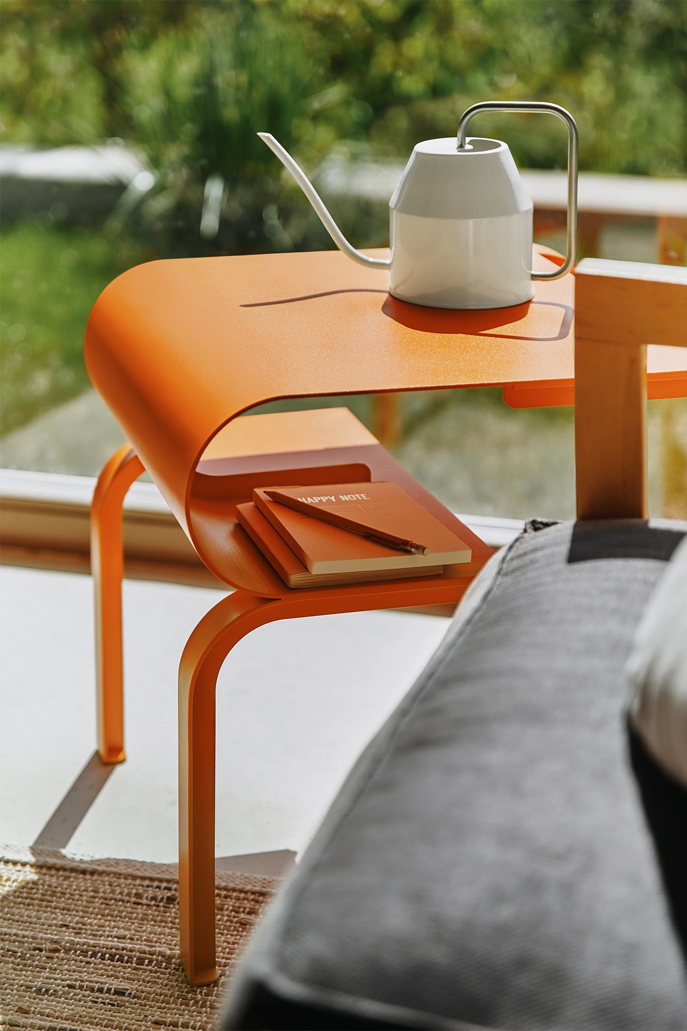 Jupiter Odkládací stolek