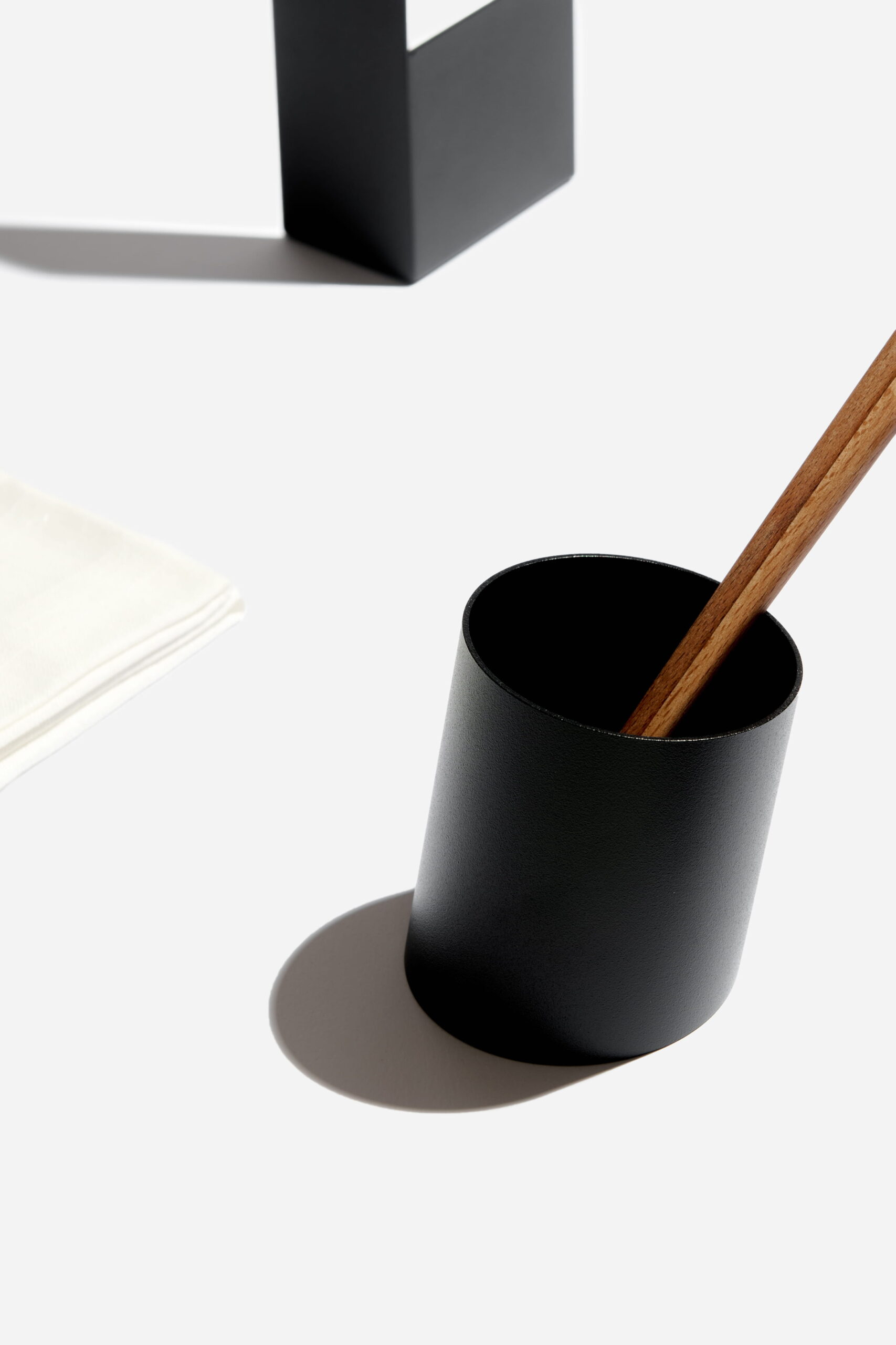 Saturn 04 Stojan na tužky