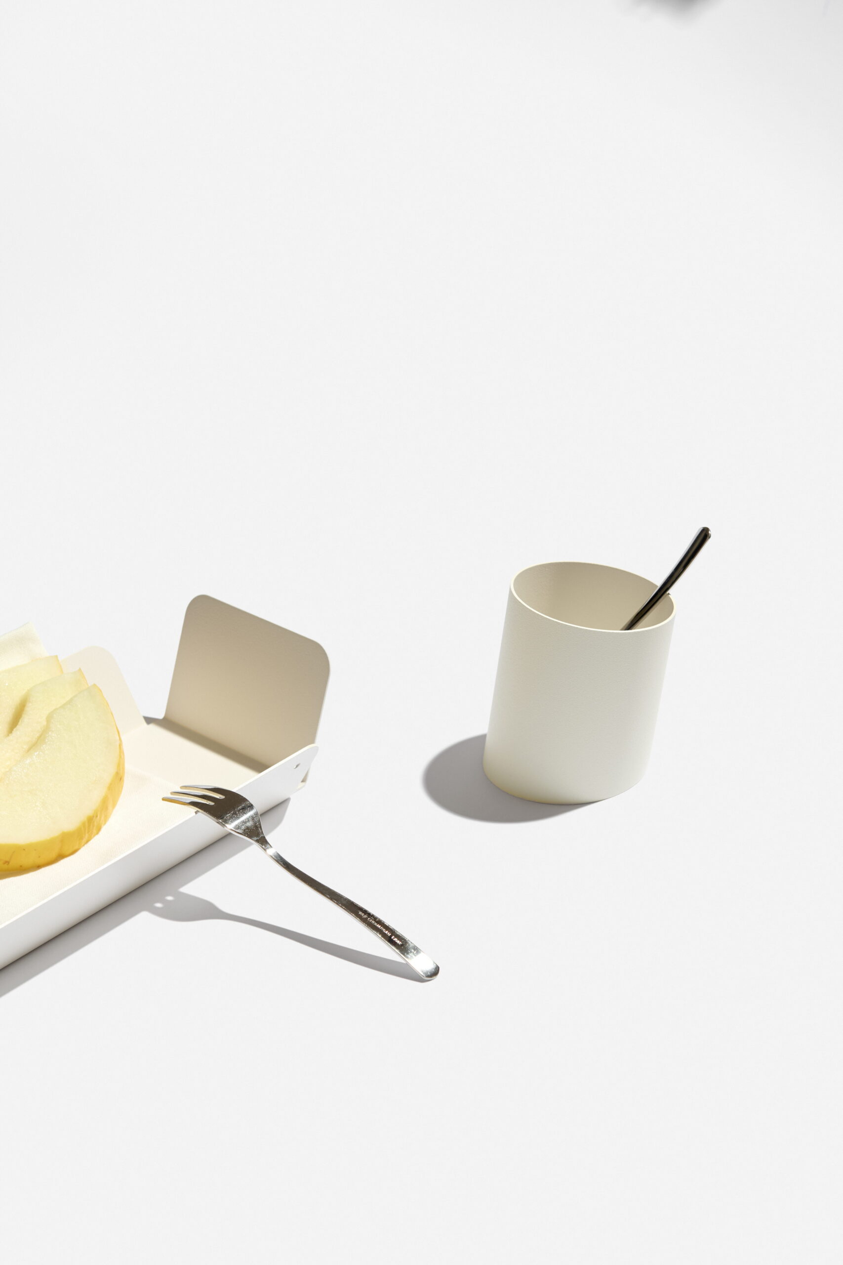 Saturn 04 Stojan na tužky