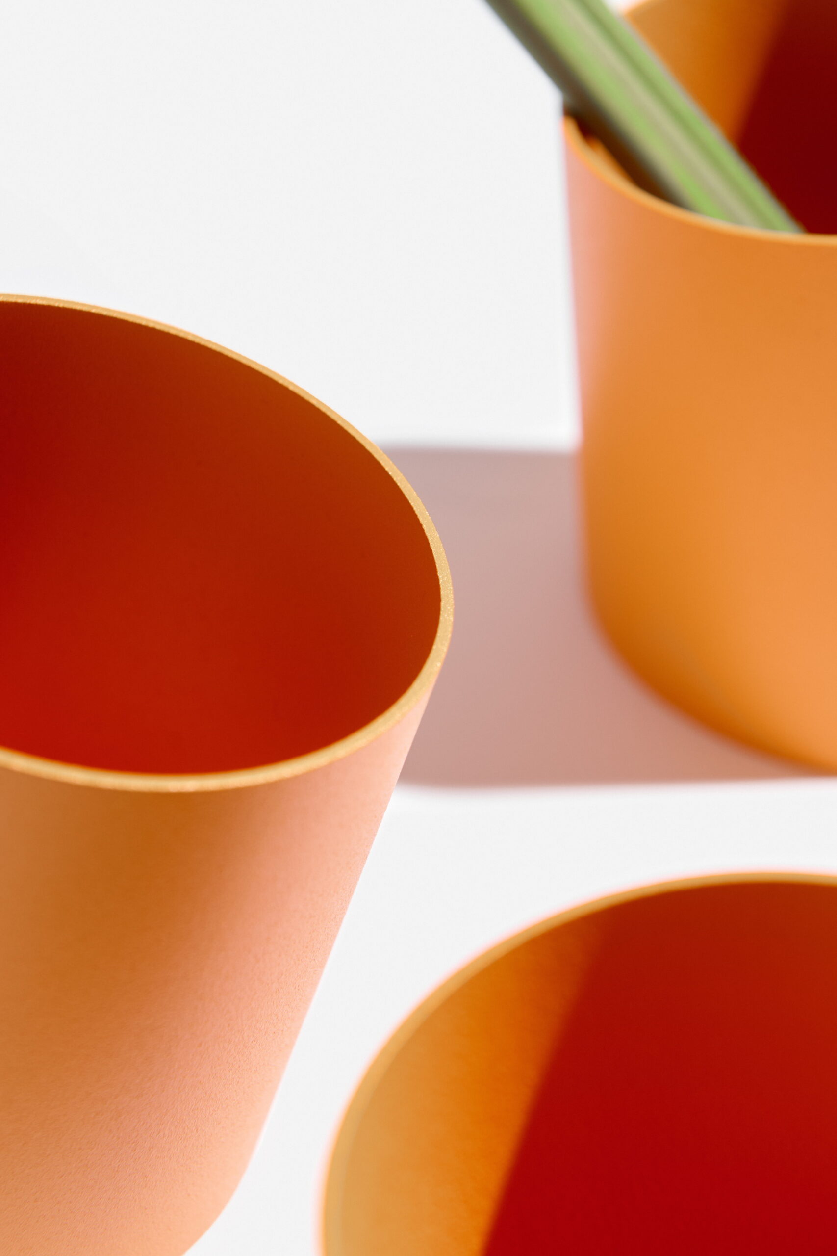 Saturn 04 Stojan na tužky